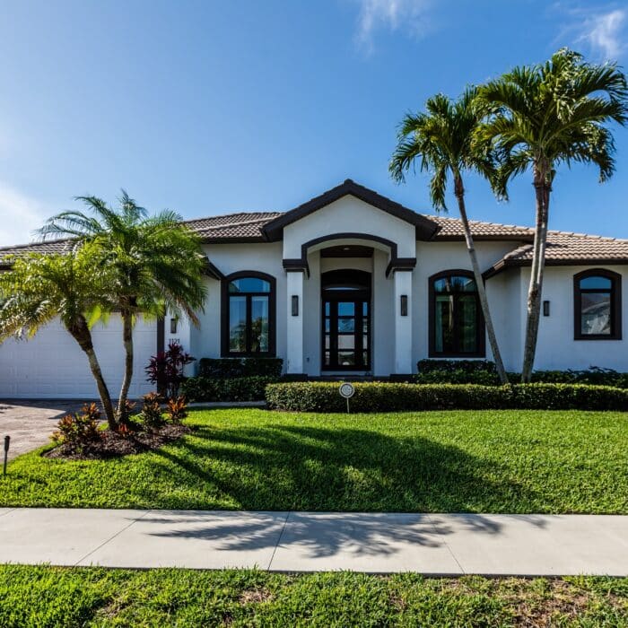 Luxury,House,Exterior,On,Marco,Island,Florida