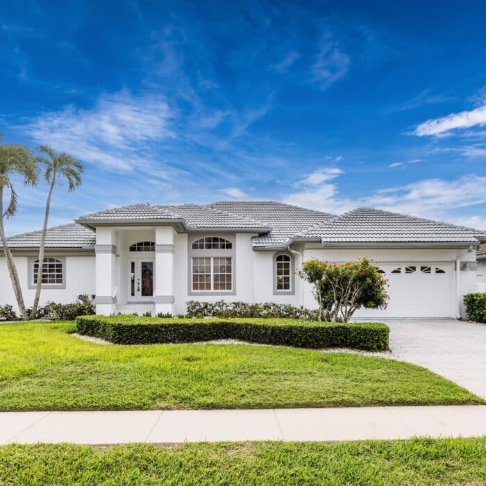 Luxury,House,Exterior,On,Marco,Island,Florida