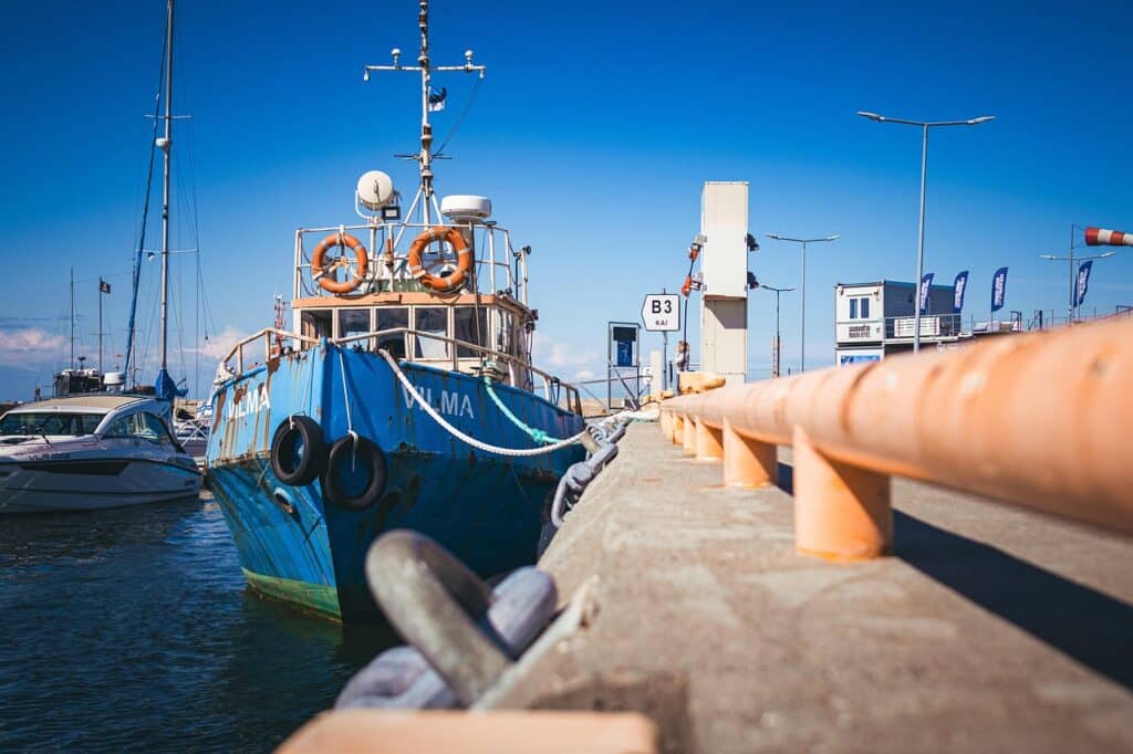 boats in a marina before a marine window tinting appointment